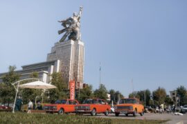 На ВДНХ представили автомобили, связанные с деятельностью Юрия Лужкова
